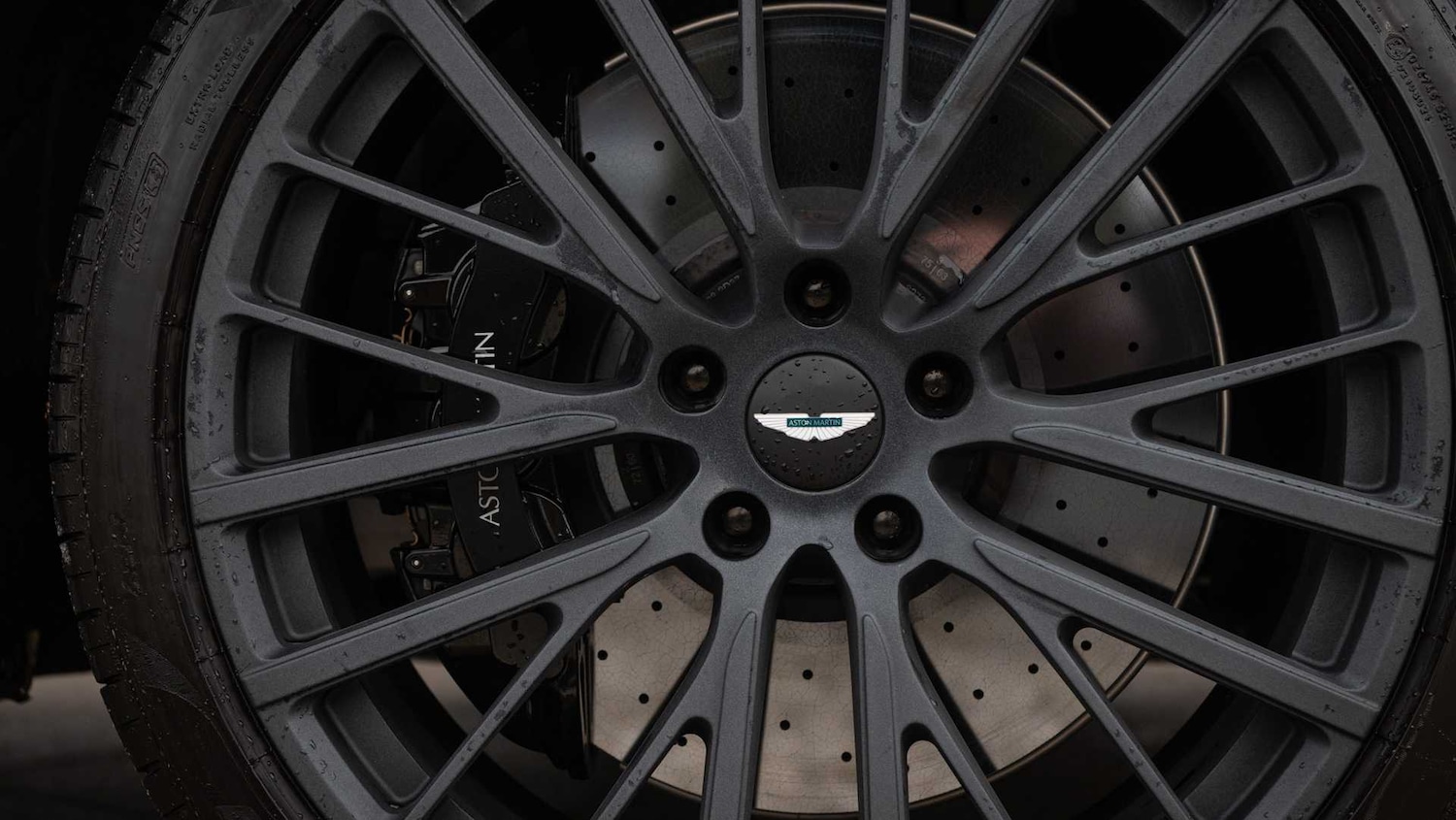 Used Aston Martin DBX for sale - 76692147: Photo 18