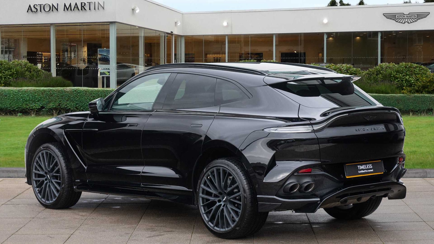 Used Aston Martin DBX for sale - 76692147: Photo 2