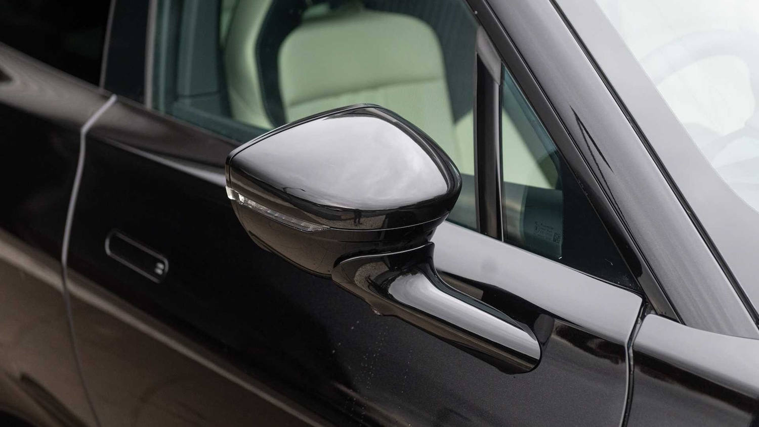 Used Aston Martin DBX for sale - 76692147: Photo 22