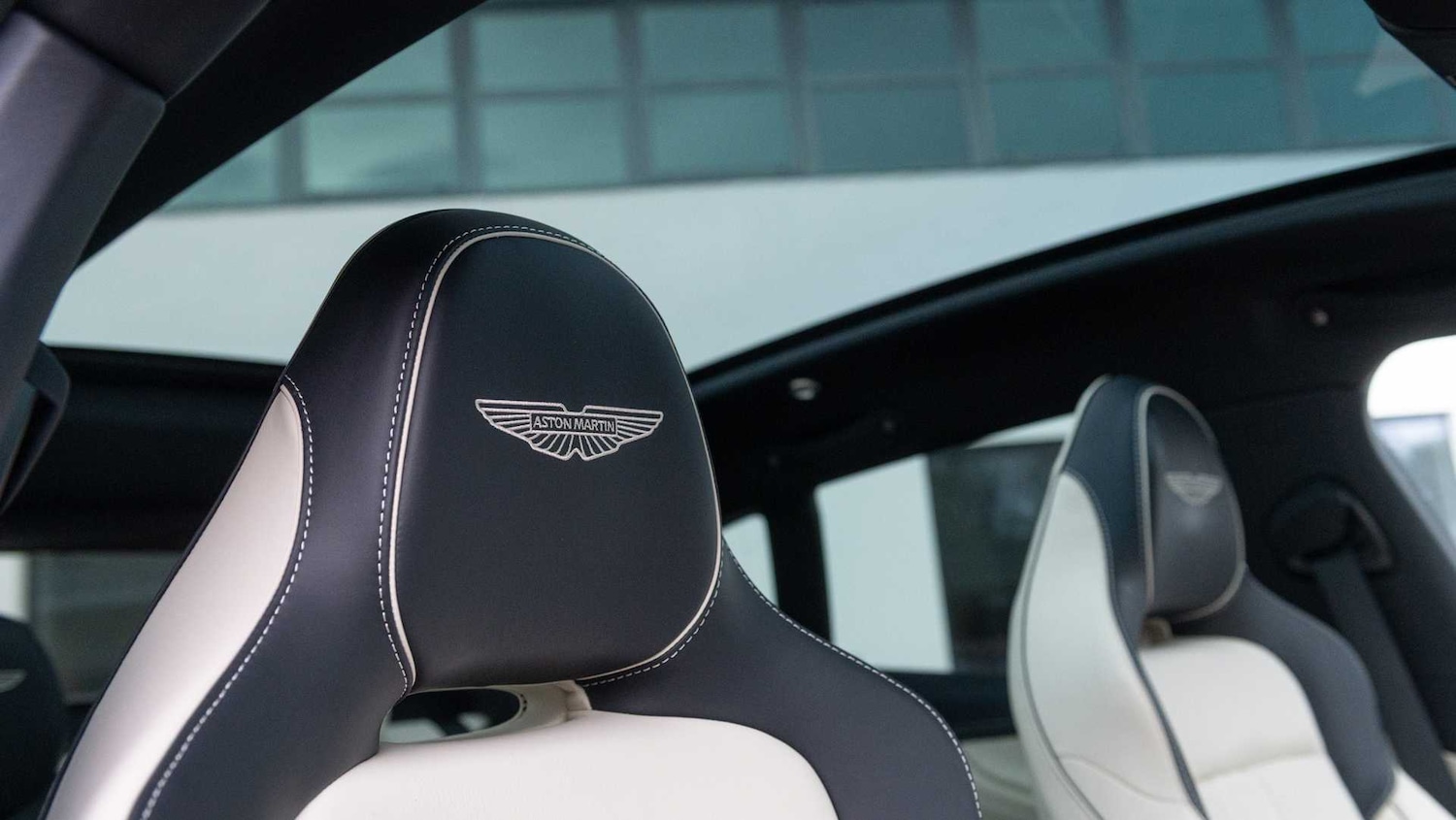 Used Aston Martin DBX for sale - 76692147: Photo 29