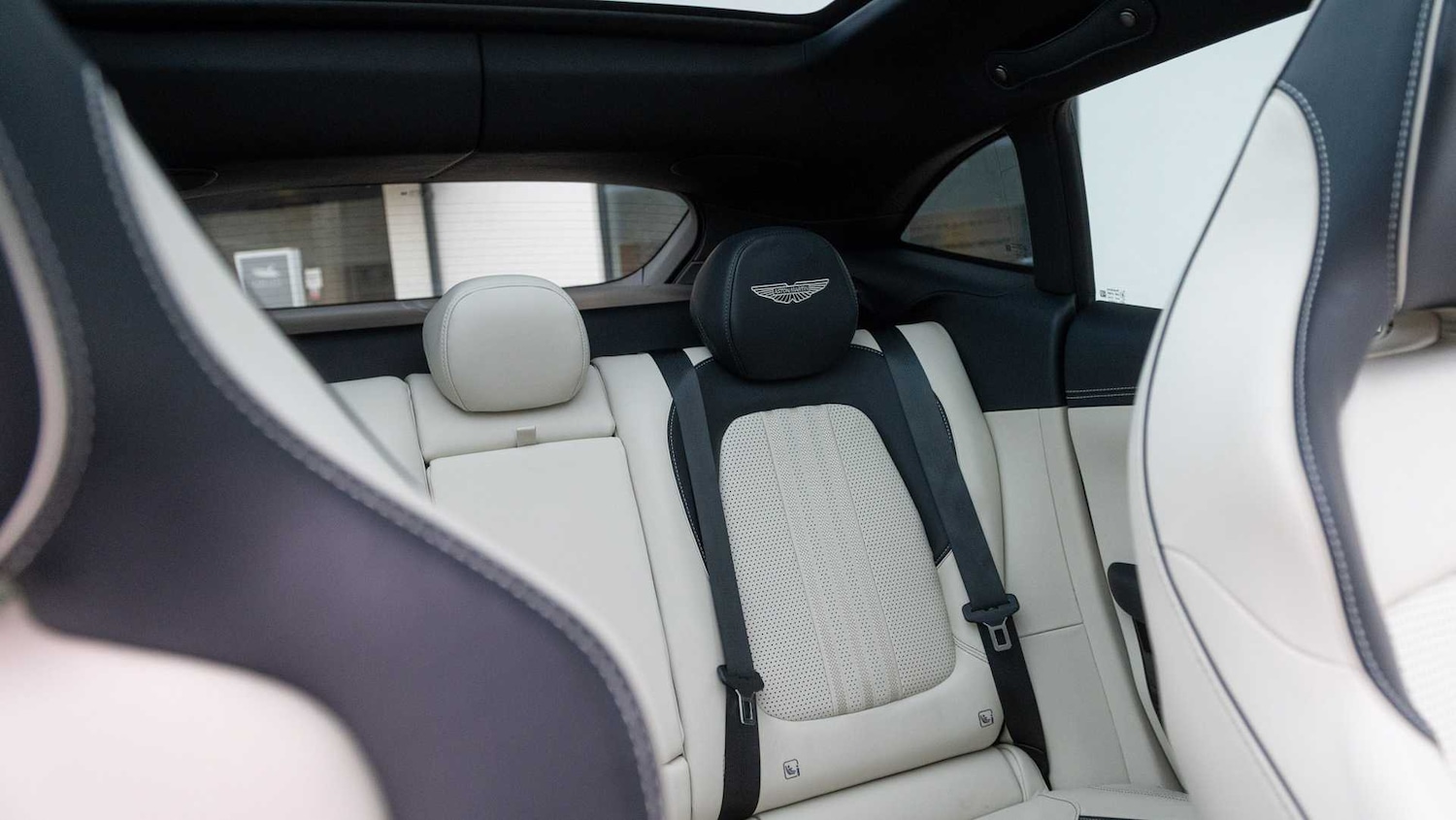 Used Aston Martin DBX for sale - 76692147: Photo 31