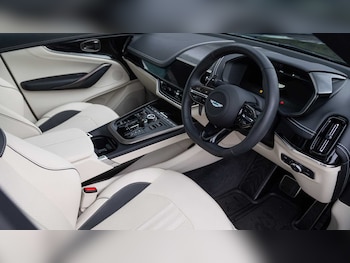 Used Aston Martin DBX 2025 for sale - 76692147: Photo