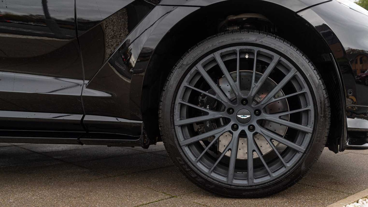 Used Aston Martin DBX for sale - 76692147: Photo 4