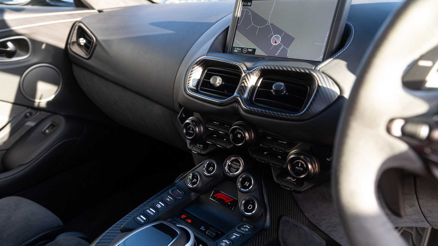 Used Aston Martin Vantage 2022 for sale - 76842966: Photo 10