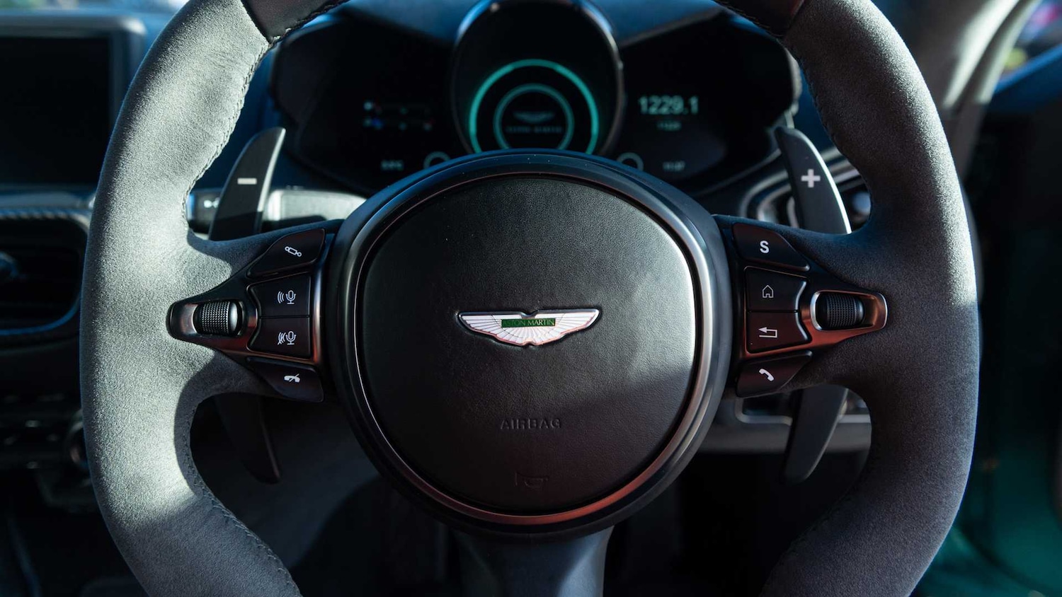 Used Aston Martin Vantage 2022 for sale - 76842966: Photo 11