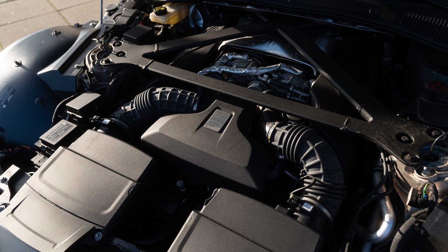 Used Aston Martin Vantage 2022 for sale - 76842966: Photo 13