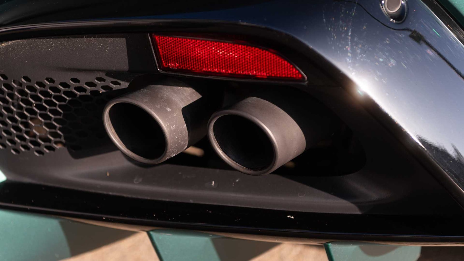 Used Aston Martin Vantage 2022 for sale - 76842966: Photo 16