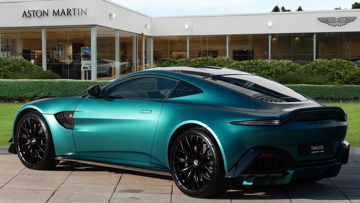 Used Aston Martin Vantage 2022 for sale - 76842966: Photo 2