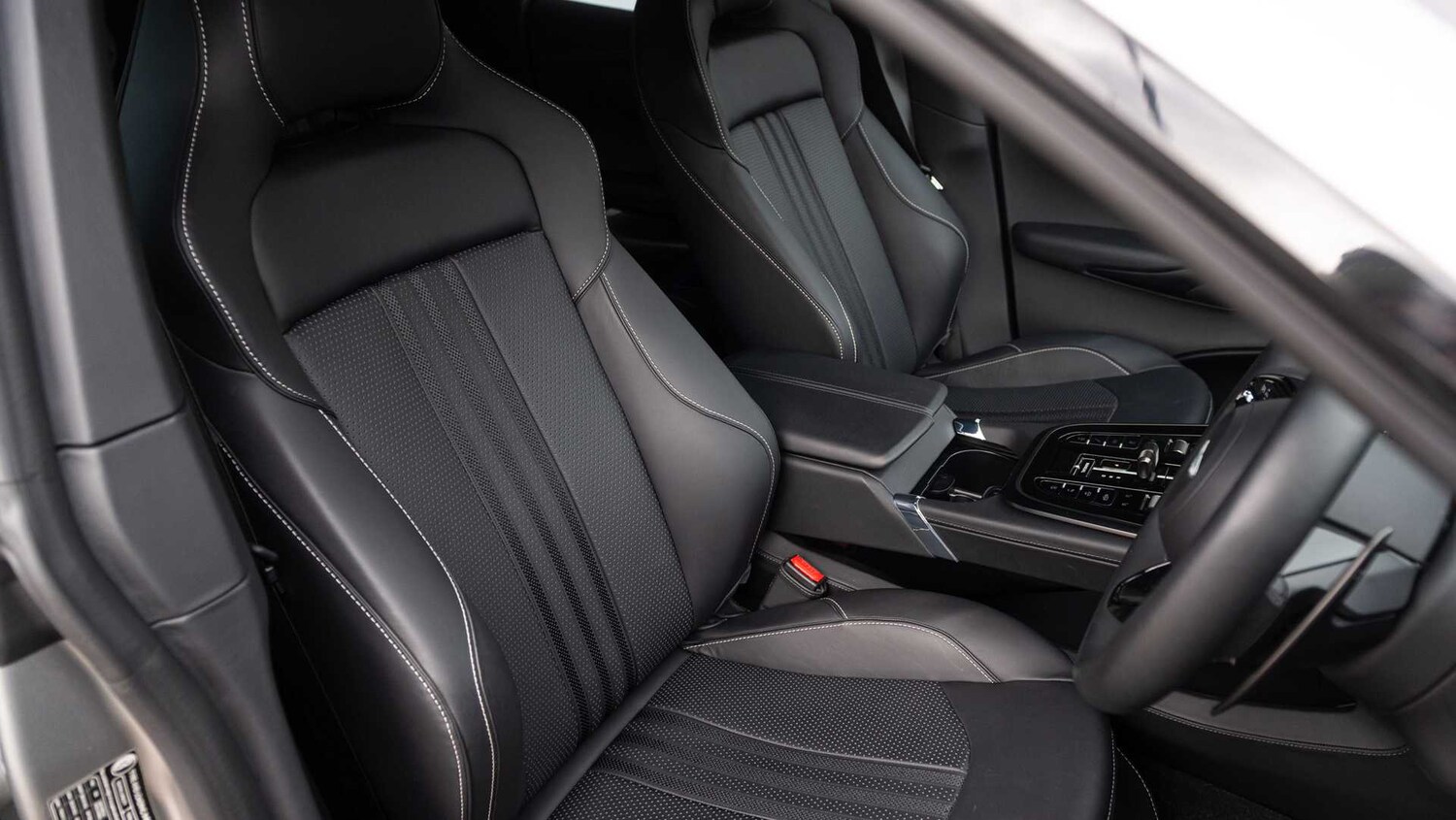 Used Aston Martin DBX 2024 for sale - 77674596: Photo 12