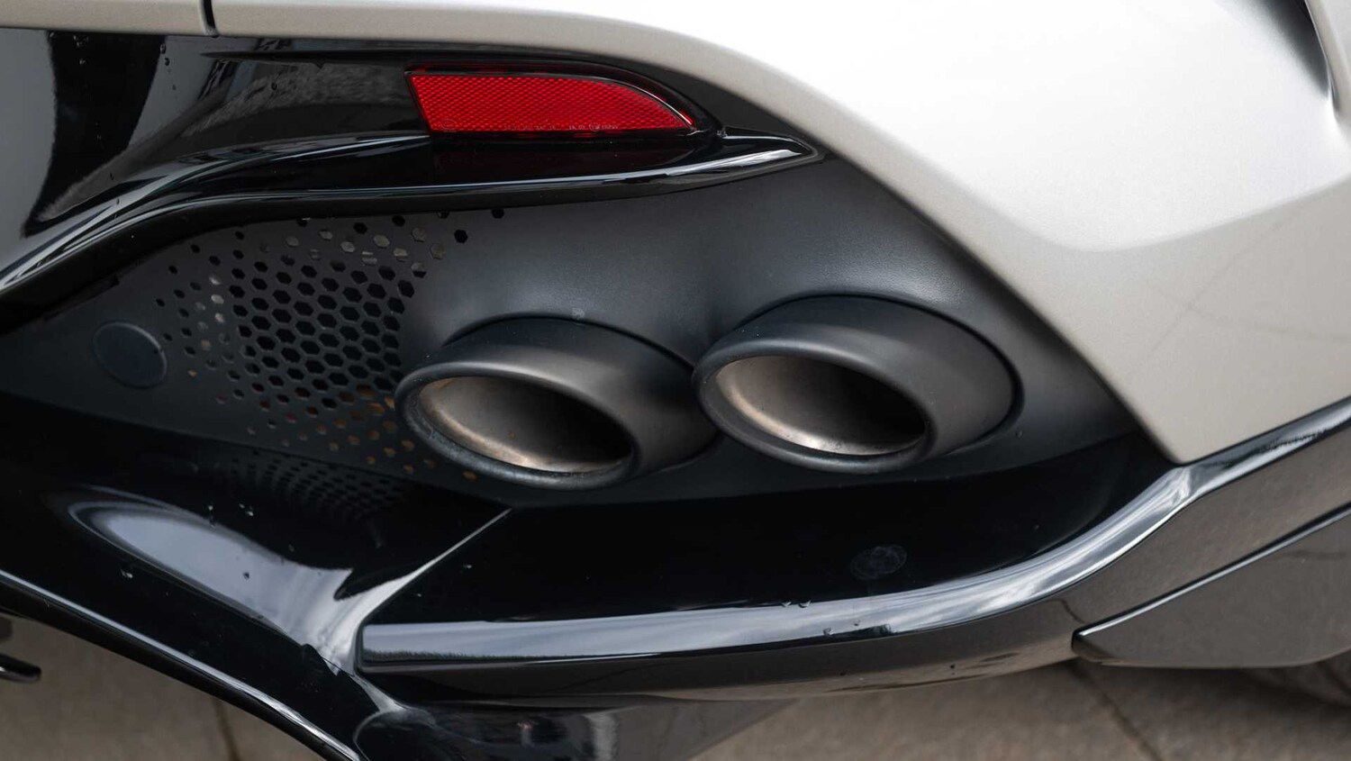 Used Aston Martin DBX 2024 for sale - 77674596: Photo 17