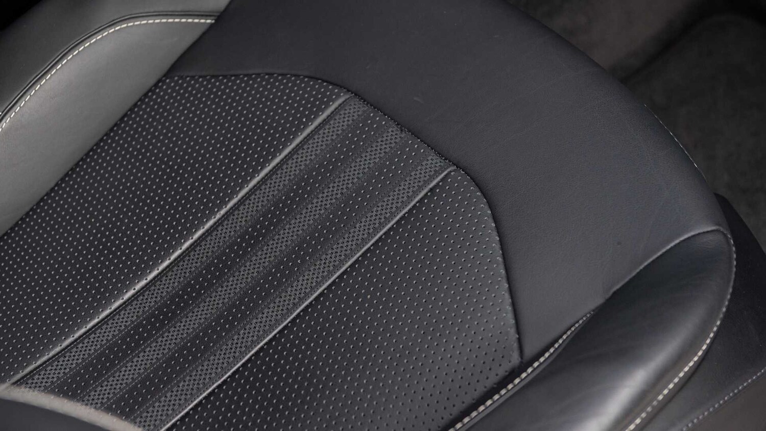 Used Aston Martin DBX 2024 for sale - 77674596: Photo 30