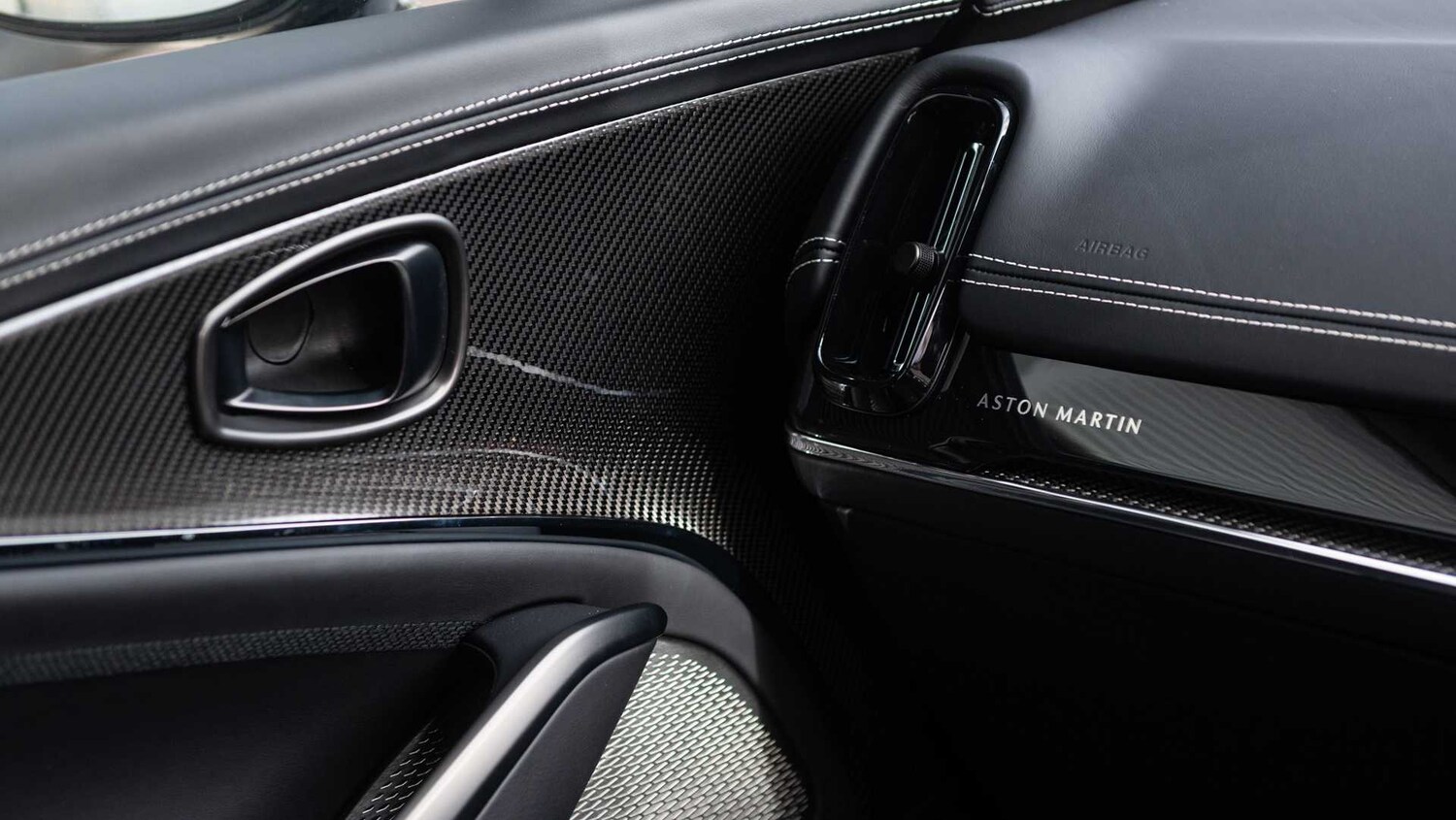 Used Aston Martin DBX 2024 for sale - 77674596: Photo 31