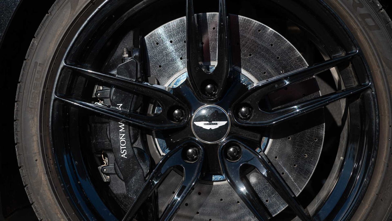 Used Aston Martin DBS 2021 for sale - 76668972: Photo 18