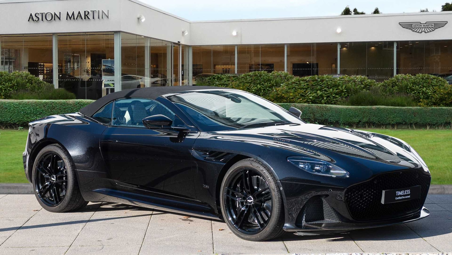 Used Aston Martin DBS 2021 for sale - 76668972: Photo 19