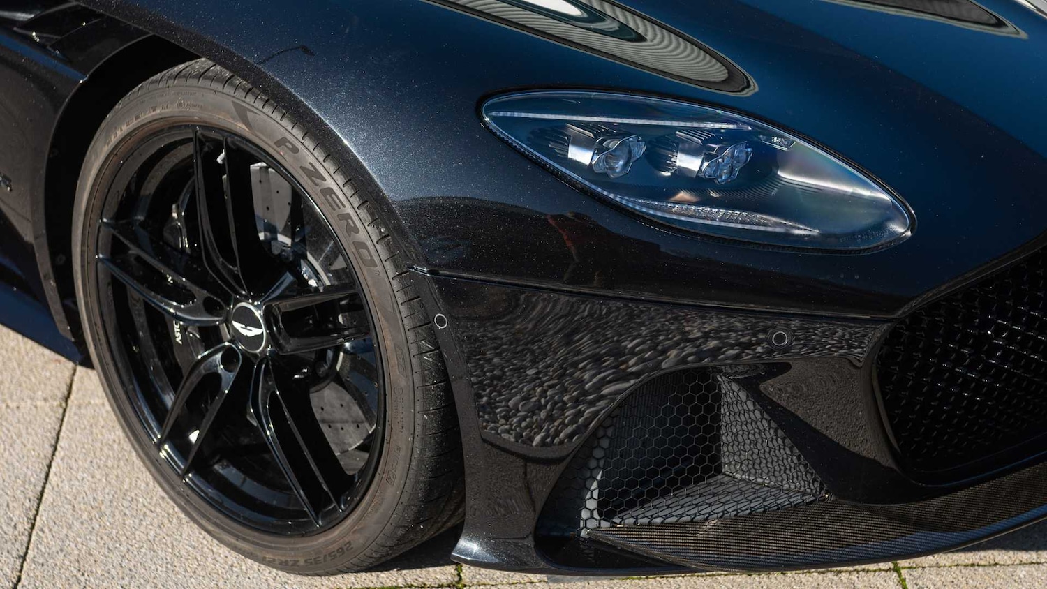 Used Aston Martin DBS 2021 for sale - 76668972: Photo 22