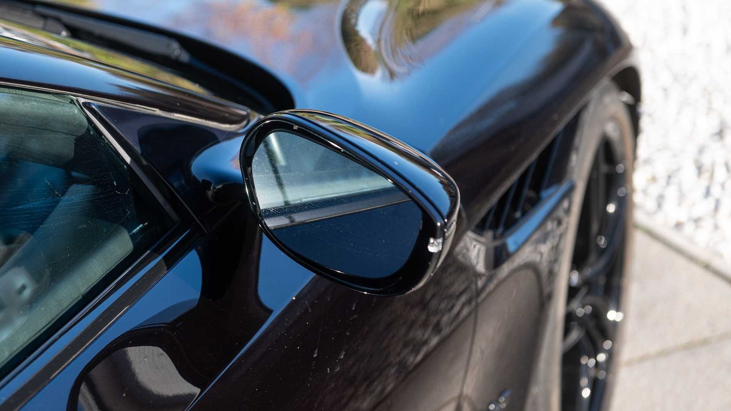 Used Aston Martin DBS 2021 for sale - 76668972: Photo 25