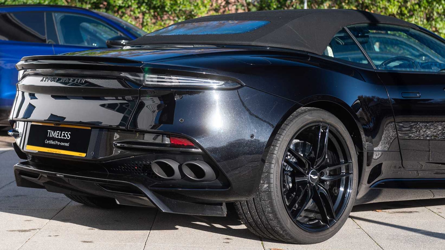 Used Aston Martin DBS 2021 for sale - 76668972: Photo 27