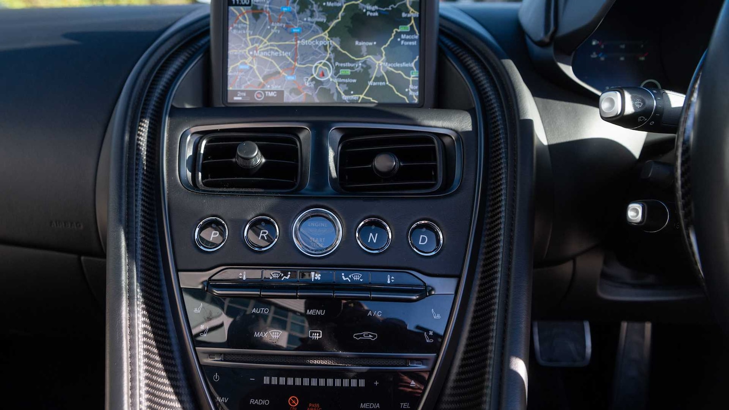 Used Aston Martin DBS 2021 for sale - 76668972: Photo 35