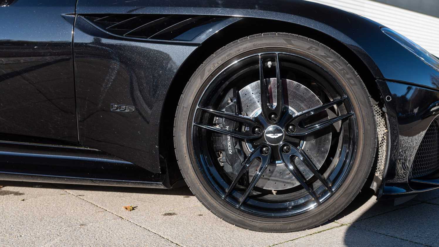 Used Aston Martin DBS 2021 for sale - 76668972: Photo 4
