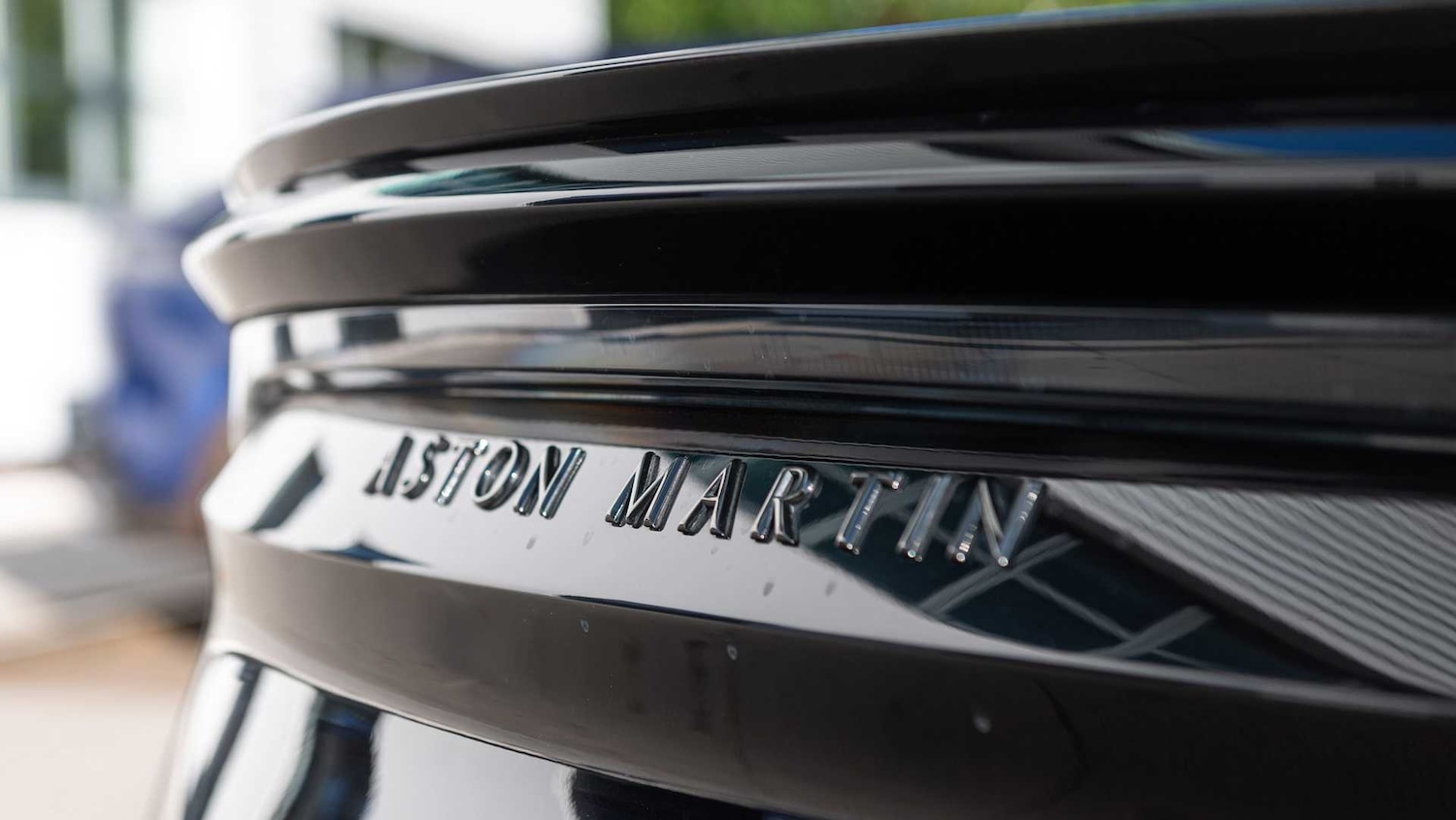 Used Aston Martin DBS 2021 for sale - 76668972: Photo 8