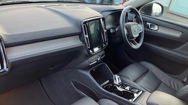 Used Volvo XC40 2019 for sale - 76263176: Photo 2