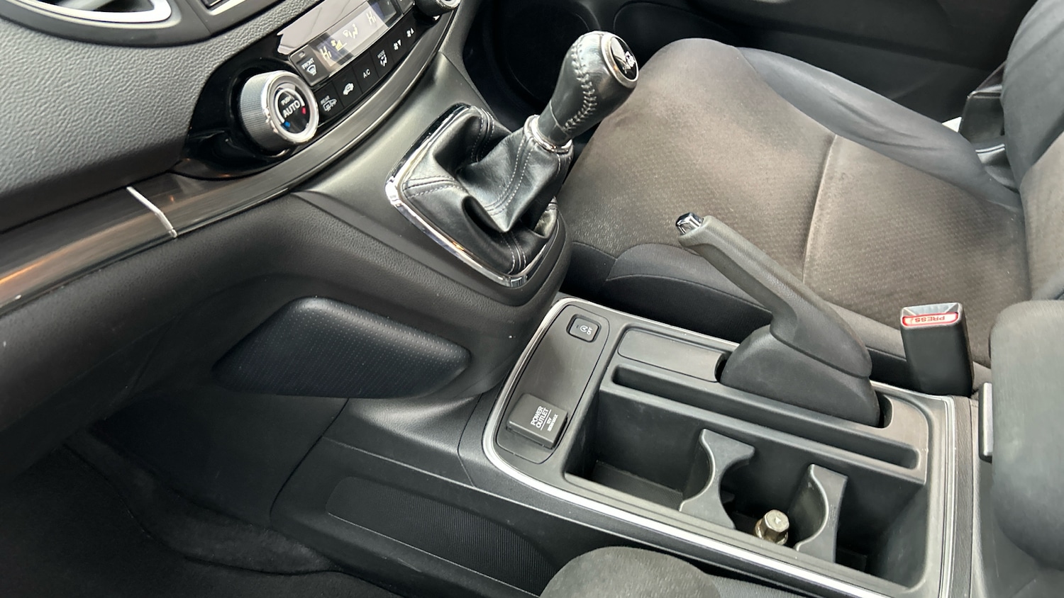 Used Honda CR-V 2017 for sale - 76980716: Photo 11