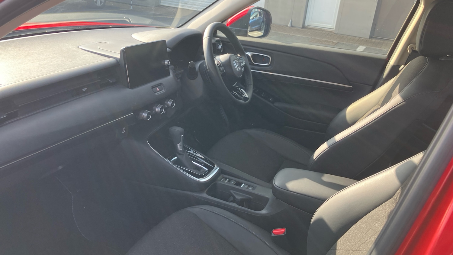 Used Honda HR-V 2023 for sale - 76129328: Photo 2