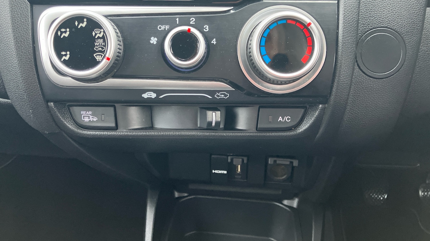 Used Honda Jazz 2018 for sale - 76627732: Photo 20