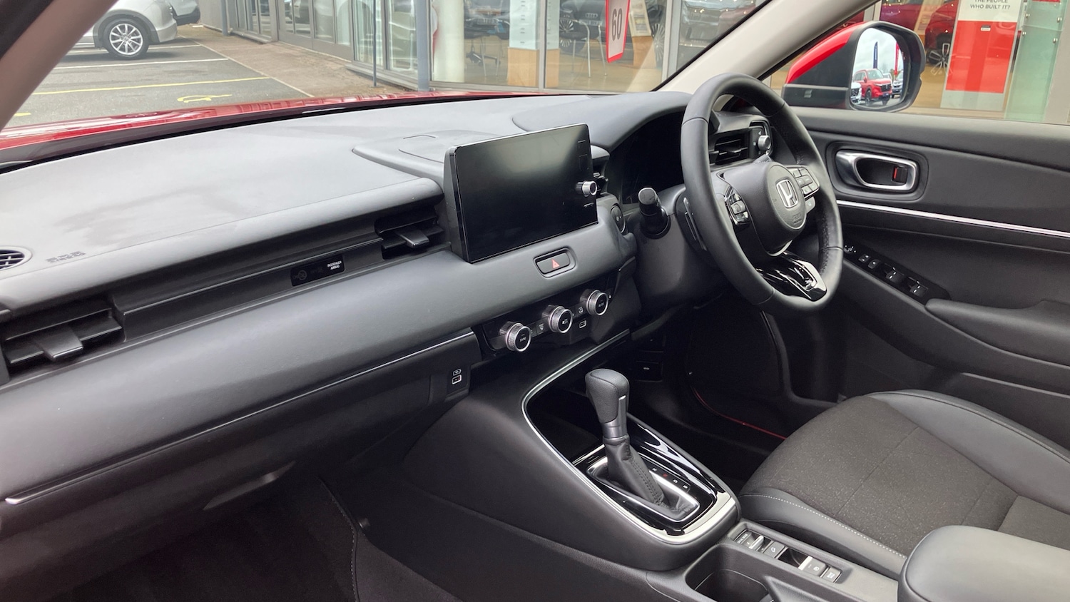 Used Honda HR-V 2023 for sale - 76193758: Photo 2