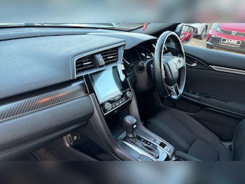 Used Honda Civic 2018 for sale - 76904840: Photo