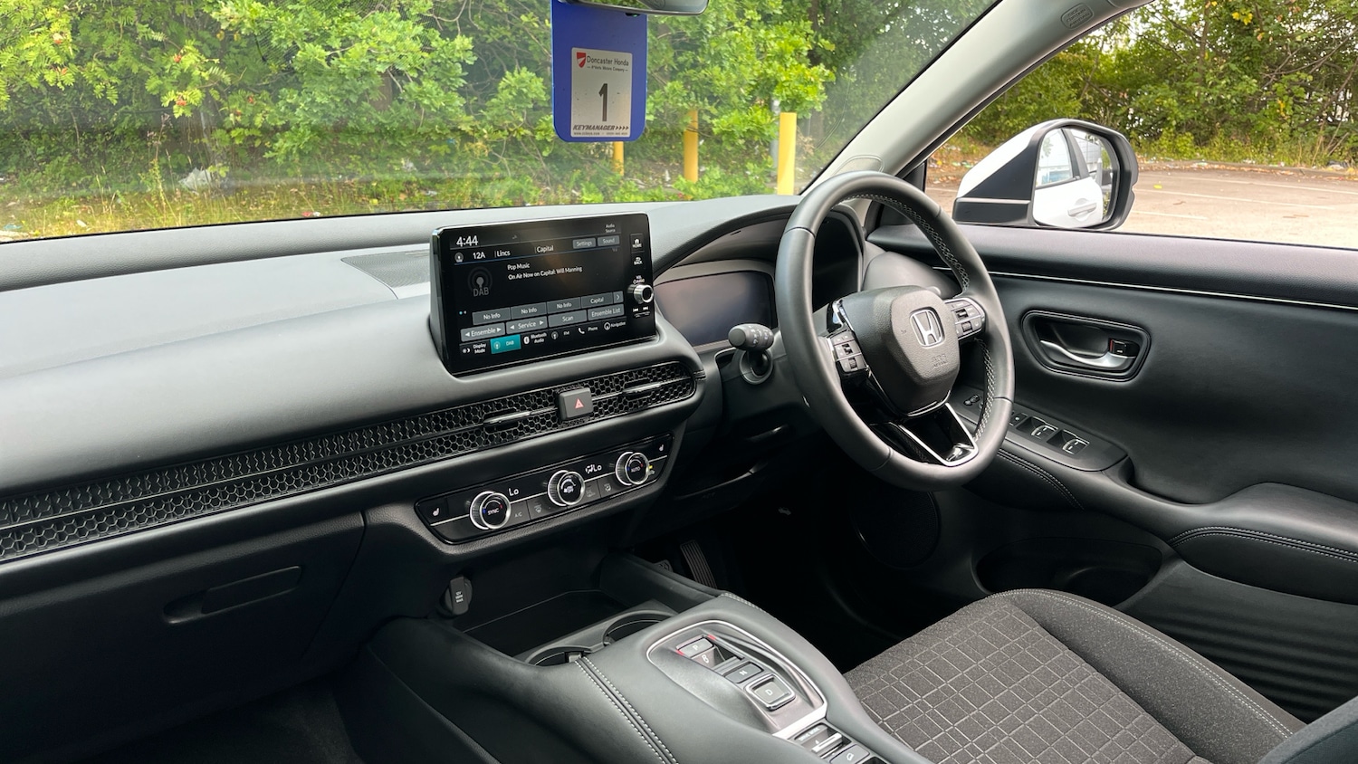 Used Honda ZR-V 2024 for sale - 76490401: Photo 2