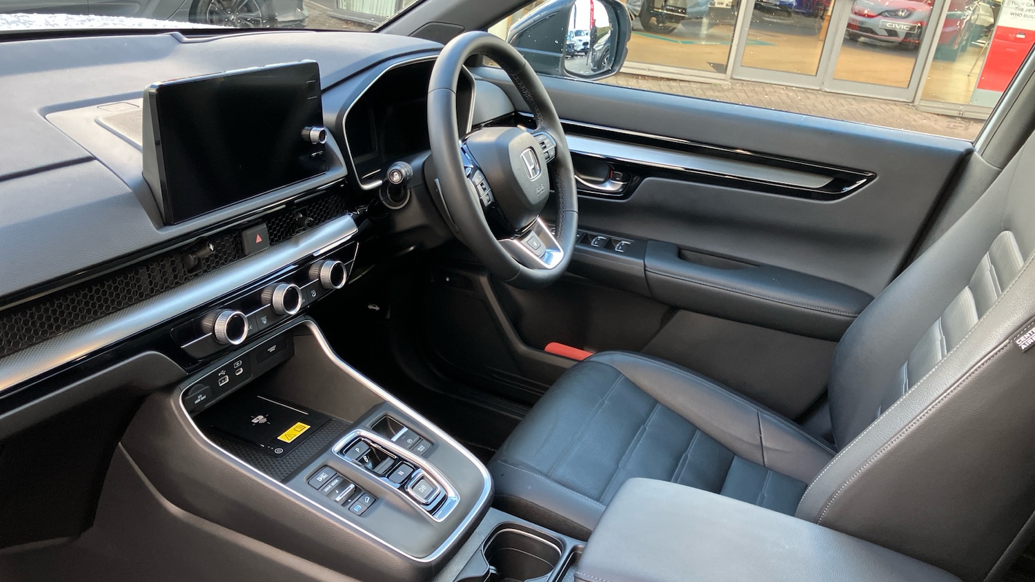 Used Honda CR-V 2024 for sale - 76959777: Photo 2