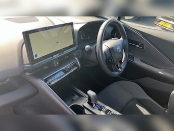 Used Toyota C-HR 2023 for sale - 76057743: Photo