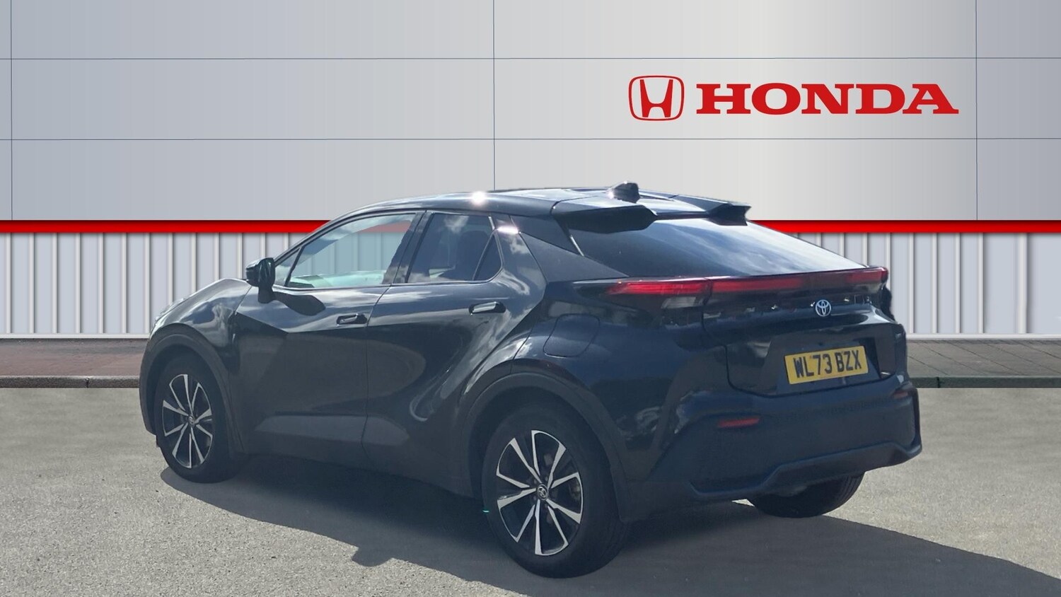 Used Toyota C-HR 2023 for sale - 76057743: Photo 3
