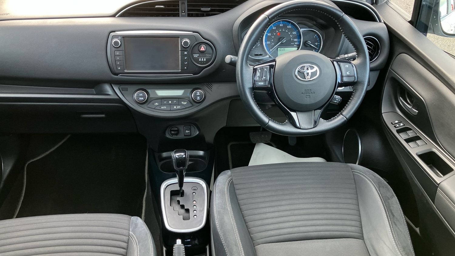 Used Toyota Yaris 2017 for sale - 77128054: Photo 10