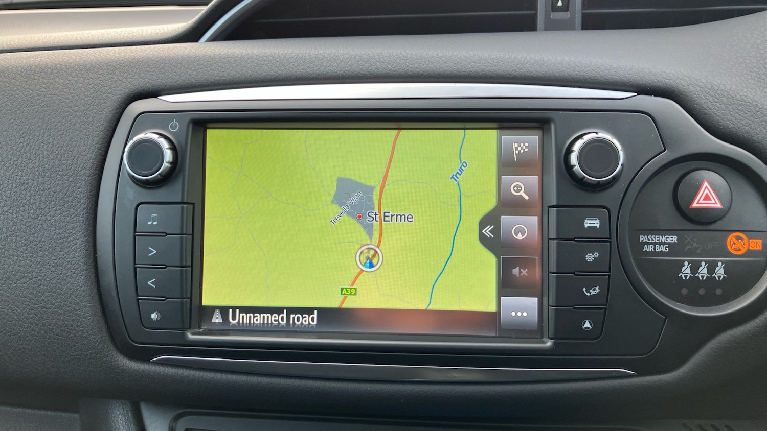 Used Toyota Yaris 2017 for sale - 77128054: Photo 12