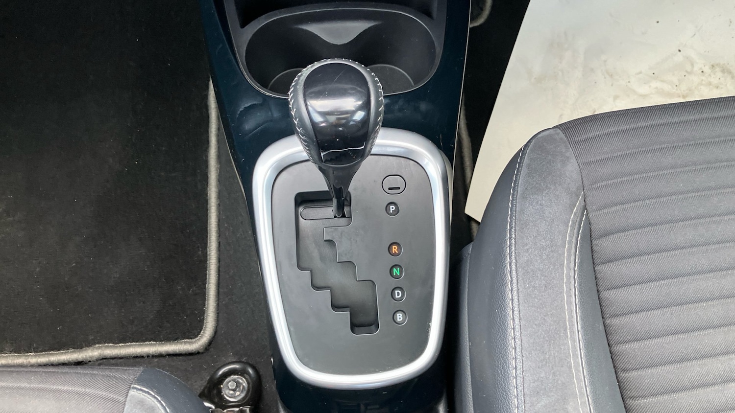 Used Toyota Yaris 2017 for sale - 77128054: Photo 13