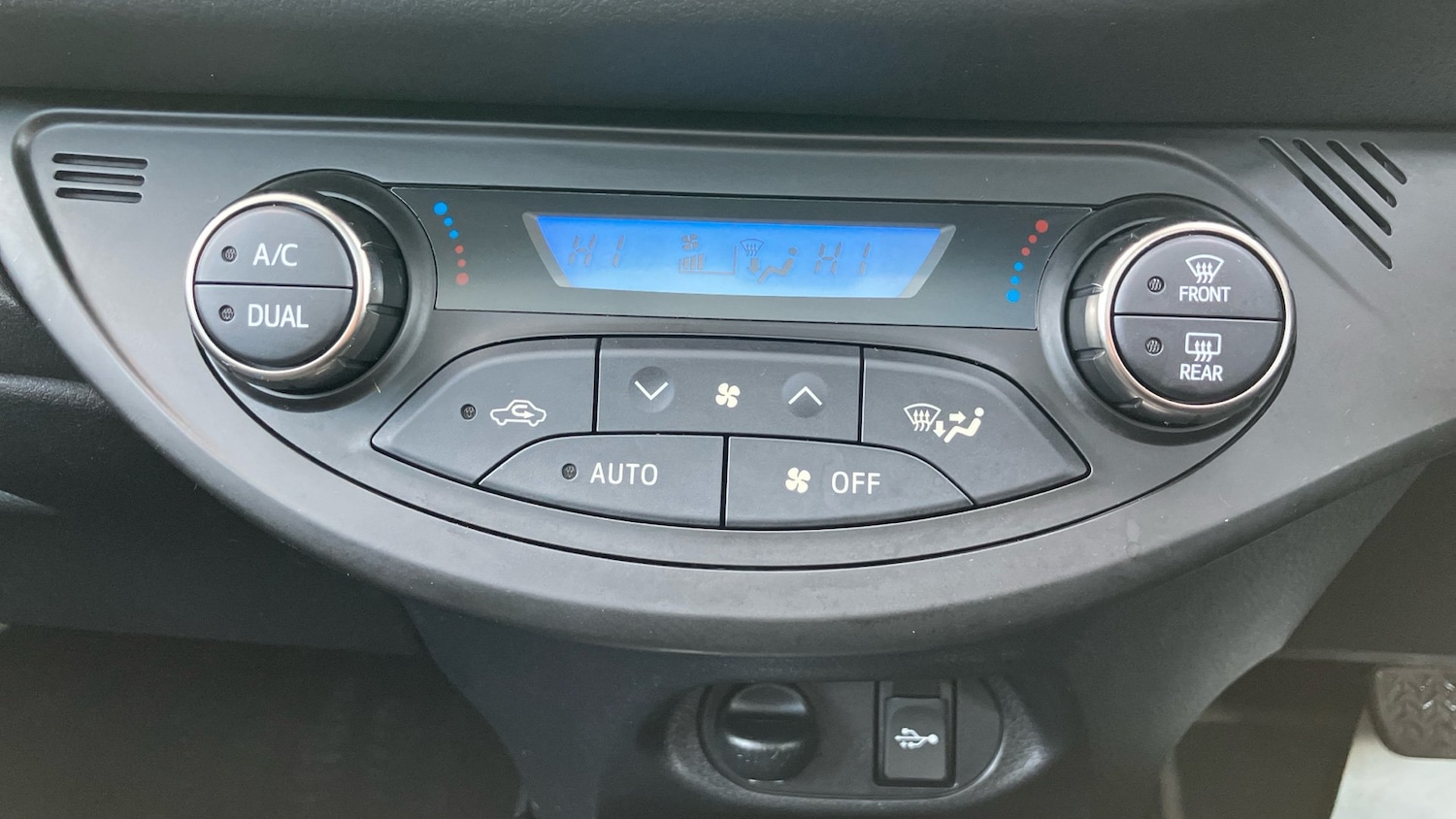 Used Toyota Yaris 2017 for sale - 77128054: Photo 23