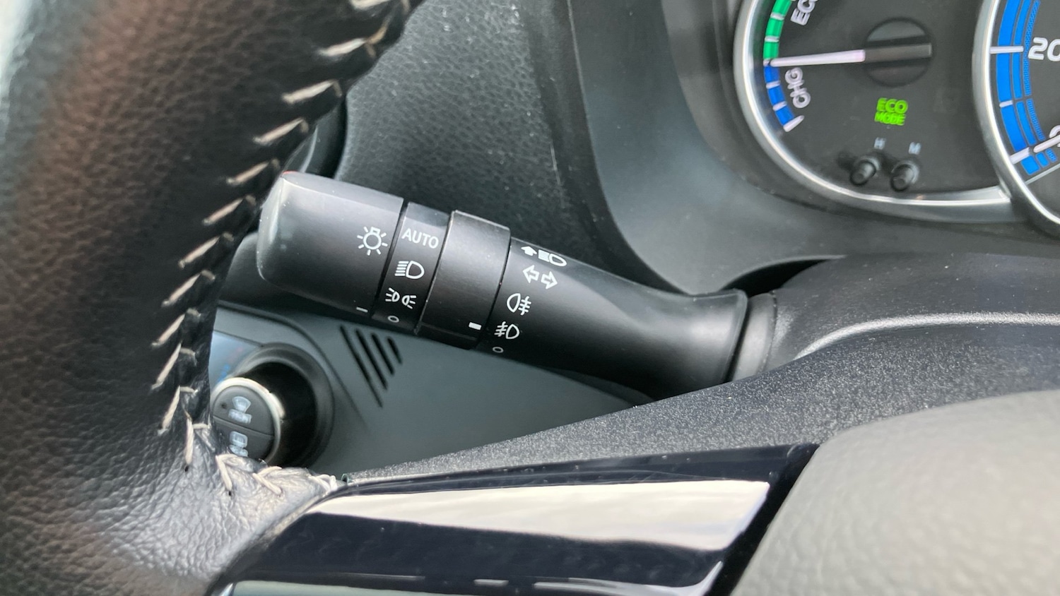 Used Toyota Yaris 2017 for sale - 77128054: Photo 27