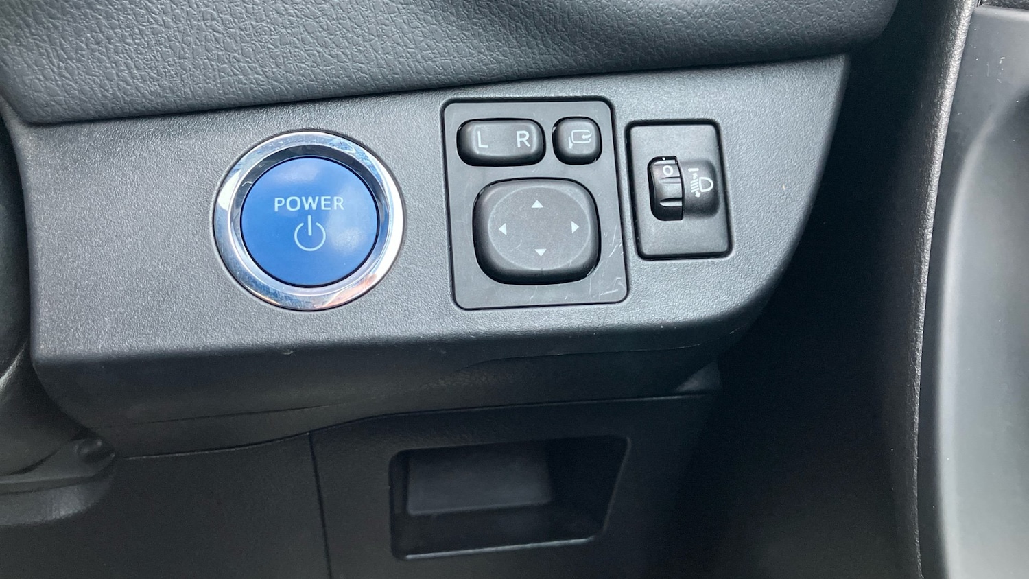 Used Toyota Yaris 2017 for sale - 77128054: Photo 29