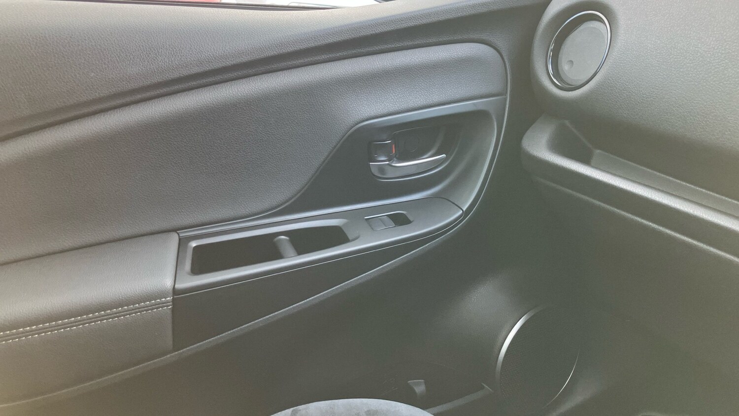 Used Toyota Yaris 2017 for sale - 77128054: Photo 35