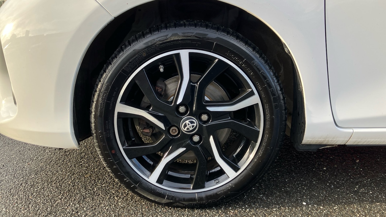 Used Toyota Yaris 2017 for sale - 77128054: Photo 38