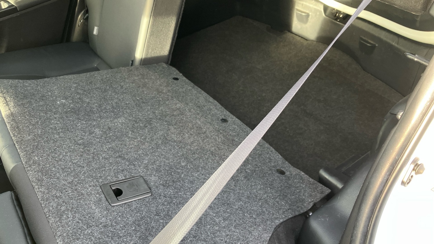 Used Toyota Yaris 2017 for sale - 77128054: Photo 41