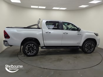 Used Toyota Hilux 2023 for sale - 76228203: Photo