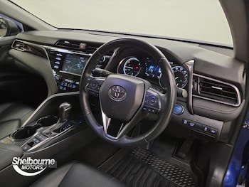 Used Toyota Camry 2019 for sale - 76887605: Photo
