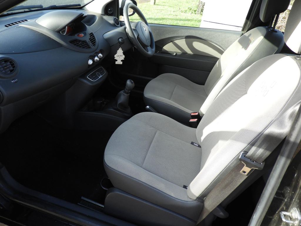 Used Renault Twingo 2011 for sale - 77478324: Photo 5