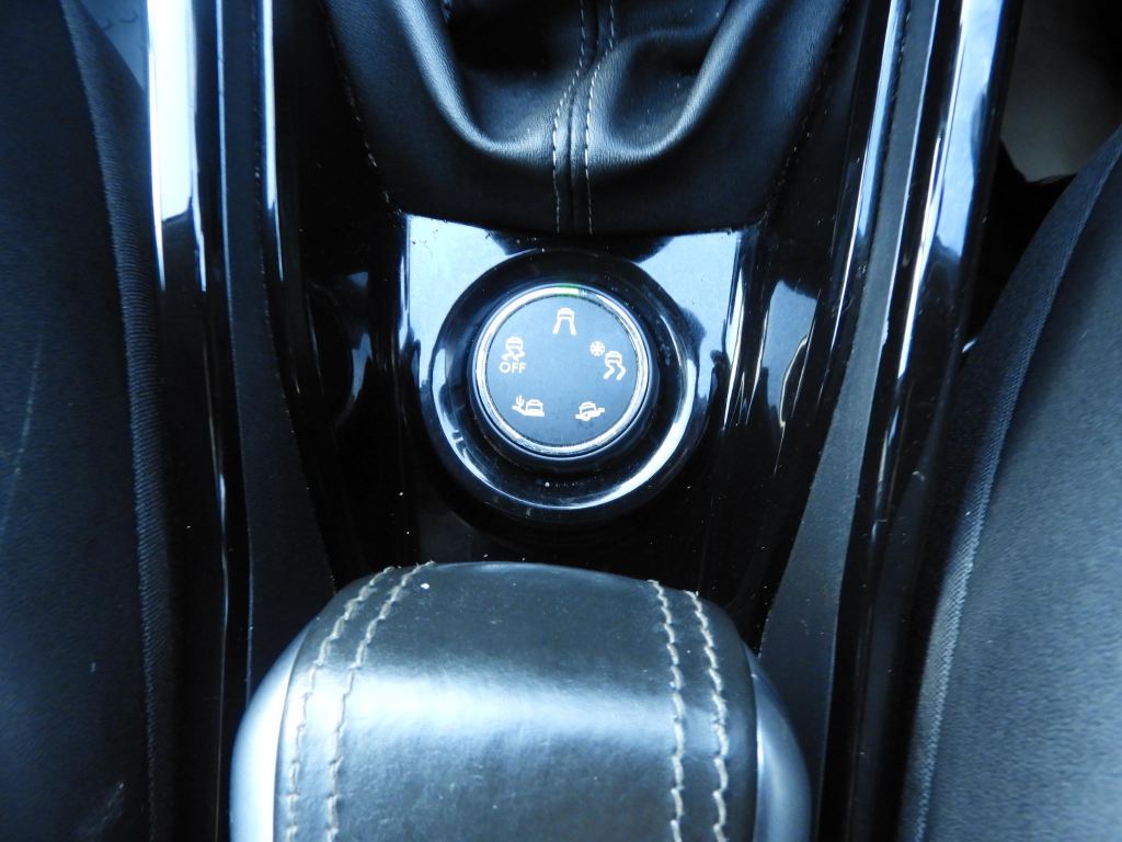 Used Peugeot 2008 2016 for sale - 76848932: Photo 11