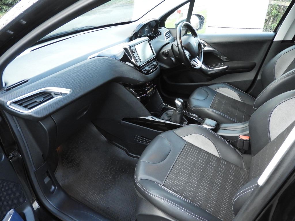 Used Peugeot 2008 2016 for sale - 76848932: Photo 5