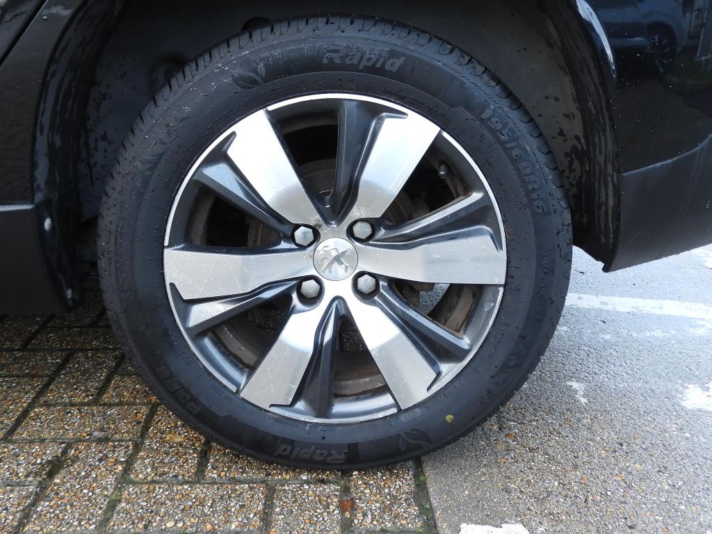 Used Peugeot 2008 2016 for sale - 76848932: Photo 7