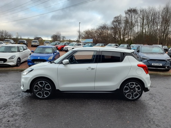 Used Suzuki Swift 2023 for sale - 77803429: Photo 4